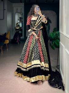 Lehenga Informal para Mujer, Diseño Indio, Estampado Especial para Navratri, Rayón, Estampados Tradicionales, Elegantes Detalles de Encaje, Blusa, Dupatta - Product Image 2
