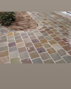 Dalles de pierre calcaire jaune Ananthpur durables, naturelles, avec bords coupés à la main, parfaites pour le pavage de patios extérieurs, de jardins et de chemins. - Product Image 3
