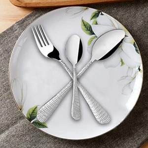 Ensemble de couverts en métal pour cuisine design, cuillère, fourchette, ensemble de service, parfait pour une table à manger sophistiquée - Product Image 5