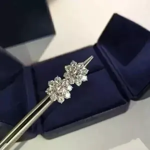 Pendientes de Moissanita con Diseño de Racimo de Flores, Plata de Ley 925, Joyería Nupcial de Lujo con Aspecto de Diamante - Product Image 3