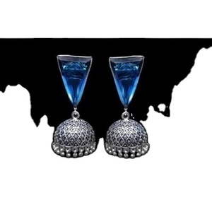 ARTS JEWELS Pendientes Colgantes de Latón Plateado Oxidado con Imitación de Perla, Estilo Tradicional Bollywood Jhumka para Mujer, de la India, Rajasthan - Product Image 1