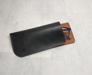 Étuis de protection pour lunettes de lecture en cuir synthétique vegan PU, option d'emballage personnalisé avec logo, doublure en velours - Product Image 4