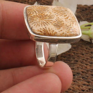 Bague en corail fossile naturel, argent sterling 925, motif floral organique, pierre précieuse, bijoux faits à la main pour femmes, cadeau unique - Product Image 4