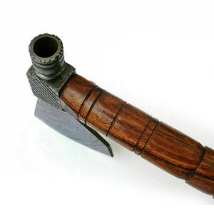Hacha Tomahawk de doble hoja de acero de Damasco de grado industrial con mango de madera de palisandro y funda de cuero gratuita - Product Image 3