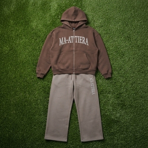 Ensemble survêtement homme oversize avec sweat à capuche marron zippé et pantalon de jogging large orné de strass - Product Image 5