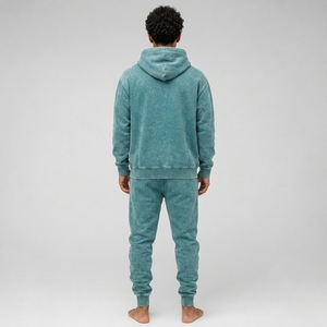 Survêtement streetwear pour homme, effet usé, tissu résistant, design moderne, coupe confortable et apparence élégante pour le quotidien. - Product Image 2