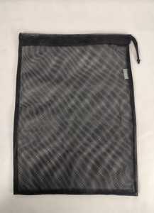 Grande pochette de rangement noire en maille avec fermeture éclair et poignée à cordon pour le voyage, l'organisation domestique et le rangement polyvalent - Product Image 2