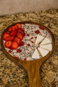 Bandeja Redonda de Madera para Almacenamiento con Diseño Floral de Rosas Rojas, Estilo Moderno, Acabado Lacado, Apta para Lavavajillas, Portátil, para Uso en la Cocina - Product Image 3