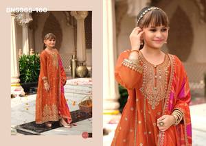 Conjunto de Kurti Largo Redondo para Niños de Alta Calidad con Bordado y Dupatta Estampada y Bordada, para Uso Ocasional, Proveedor Indio - Product Image 3