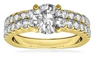 Anillo de hombro redondo con banda a juego, diamante cultivado en laboratorio de 0.80 ct en oro de 18 quilates y platino - Product Image 3