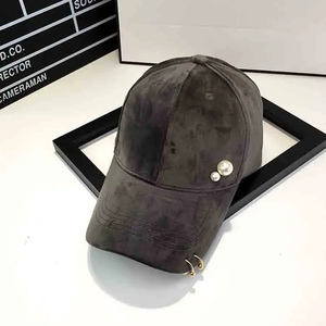 Casquette de baseball automne-hiver pour femme en velours avec perles dorées, accessoires de mode pour la tête - Product Image 3