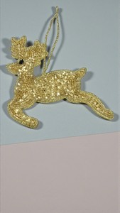 Adorno Colgante de Animales con Cuentas Doradas Hecho a Mano para Decoración de Ramadán y Eid – Adorno Festivo Islámico de Lujo - Product Image 1