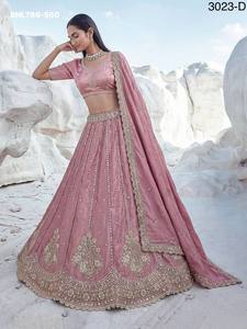 Magnifique Lehenga Cadbury Silk avec broderies et travail de sequins, motif rayé et Butta, bordure festonnée, coupe trapèze, mode féminine - Product Image 4