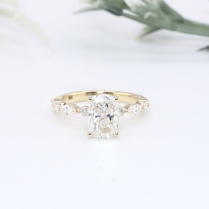 Anillo de Compromiso Clásico de Oro Amarillo con Diamante Cultivado en Laboratorio de Corte Cojín y Banda de Boda Alternante de Marquesa, Joyería Fina para Mujer TULSIYA - Product Image 1