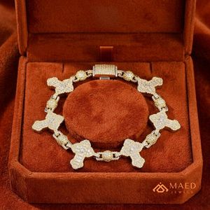 สร้อยข้อมือทองคำประดับโมอิสซาไนต์รูปโคลเวอร์ ดีไซน์หรูหรา ประดับเพชรเต็มเส้น สร้อยข้อมือแฟชั่นสำหรับผู้หญิง ของขวัญสุดพิเศษ - Product Image 5