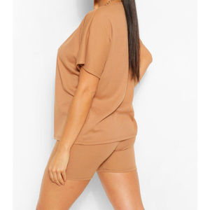 Conjunto de Pantalones Cortos hasta la Rodilla para Mujer, Diseño Moderno, Tejido de Spandex/Poliéster, Transpirable, Antiarrugas, Alta Calidad, Precio Accesible para Uso Casual - Product Image 4