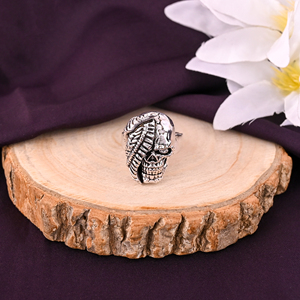 Anillo Elegante de Latón con Diseño de Calavera y Baño de Oro/Plata para Uso Diario Femenino - Product Image 2