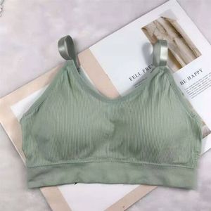 เสื้อชั้นในกีฬาผู้หญิง สีพื้น คอกว้าง สายสปาเก็ตตี้ ระบายอากาศได้ดี รองรับปานกลาง เหมาะสำหรับโยคะ ดีไซน์ไร้ตะเข็บ ยืดหยุ่นได้ - Product Image 3