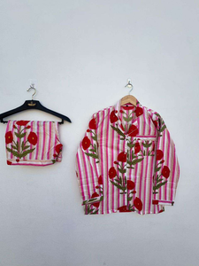 Conjunto de Pijama de Algodón para Mujer, Estampado Animal Digital Rosa, Cuello en V, Manga Larga, Suave, Lavable a Máquina, para Otoño y Verano - Product Image 1