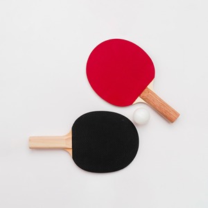 Juego de raquetas de tenis de mesa con 3 pelotas, mango de madera, goma con espinillas rojas y negras, duraderas, para diversión familiar - Product Image 5