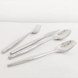 ชุดช้อนส้อมสแตนเลสสีเมทัลลิก ใช้งานได้ยาวนาน เป็นมิตรต่อสิ่งแวดล้อม เหมาะสำหรับงานเลี้ยงและการเสิร์ฟอาหารสมัยใหม่ - Product Image 2