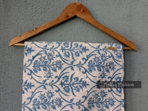 ผ้าฝ้ายพิมพ์ลายดอกไม้สีน้ำเงินพรีเมียมสำหรับชุดฤดูร้อนและของตกแต่งบ้าน - ผ้าอินเดียเนื้อวอยล์จากเมืองชัยปุระ ระบายอากาศได้ดี - Product Image 6