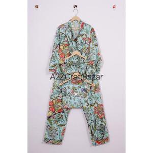 Pijamas de Algodón 100% Puro de Alta Calidad al por Mayor para Hombre y Mujer, Ropa de Dormir Romántica con Estampado Floral para Vacaciones de Invierno, Suministro Directo de Fábrica - Product Image 1