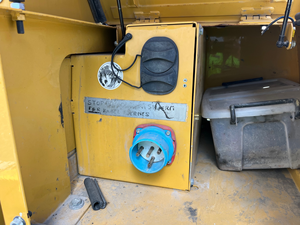 Excavatrice électrique sur chenilles efficace 320-07B, modèle 2019, pour les travaux de terrassement et les projets utilitaires - Product Image 3