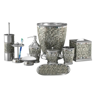 ชุดอุปกรณ์อาบน้ำอะลูมิเนียมลายใบไม้สวยงาม 6 ชิ้น พร้อมฐานไม้ ตกแต่งสีเงินและสีทอง รูปทรงสี่เหลี่ยม - Product Image 2