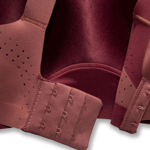 Soutien-gorge de sport élégant et de haute qualité avec bretelles réglables, logo frontal, maintien élevé pour le yoga, la course et le fitness féminin - Personnalisable OEM - Product Image 5