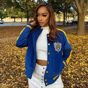 Chaquetas Universitarias de Béisbol Estilo Americano de la Mejor Calidad para Mujer, Chaqueta Varsity con Forro y Tallas Personalizadas con Logotipo - Product Image 1