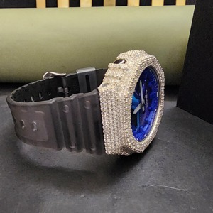 Superbe Montre de Luxe Unisexe en Moissanite Diamantée avec Boîtier en Acier Inoxydable – Design Demi-Givré pour Tous les Jours - Product Image 3