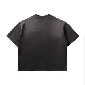 T-shirt vintage pour homme, effet délavé, avec strass, impression graphique personnalisée, coton lourd, coupe oversize, effet usé. - Product Image 2