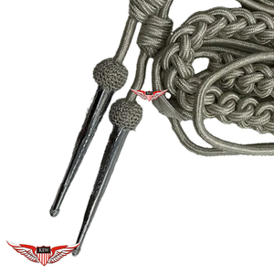 Aiguillette de parade tressée argentée en Mylar argenté avec fil torsadé argenté et cordons d'épaule à embouts argentés - Product Image 3