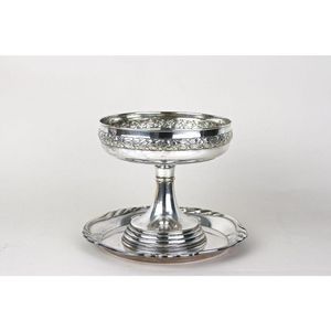 Cuenco rústico de madera para servir chocolate sobre un soporte de plata con forma de ciervo, elegante recipiente decorativo para dulces para el hogar de lujo - Product Image 5