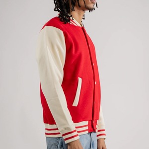 Veste universitaire personnalisée en laine pour seniors avec manches en cuir et broderies chenille de noms et numéros Letterman - Product Image 6