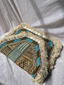 Pochette Bohème Tribale à Franges avec Bordure Monnaie et Broderie Perlée, Sac à Main Textile Fait Main pour Femme - Product Image 3