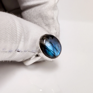 Bague en labradorite naturelle, pierre précieuse labradorite à feu bleu, bijou, bague en pierre à reflet bleu, cadeau unique pour elle - Product Image 1