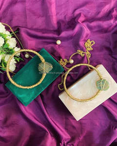 Pochette en résine acrylique personnalisable Sac à main étui rigide à la mode pour événements formels et sorties nocturnes d'Inde - Product Image 3