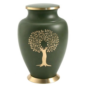 Elegante urna funeraria de latón con artesanía detallada y superficie brillante para un monumento duradero de Axiom Home Accents - Product Image 2