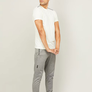 T-shirt blanc uni à col en V et manches courtes pour hommes, 100 % coton, personnalisable, vente en gros - Product Image 6