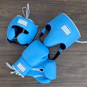 Meilleur ensemble de boxe sur mesure professionnel : Gants de boxe, protège-tête de sparring, protège-guêtres en cuir PU pour l'entraînement - Product Image 5