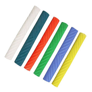 Poignées de batte de cricket en caoutchouc de couleur personnalisée, qualité professionnelle supérieure, antidérapantes, réglables, pour une performance de frappe améliorée - Product Image 4