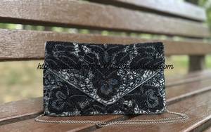 Pochette rectangulaire artisanale légère brodée et perlée avec chaîne pour mariage - Product Image 5
