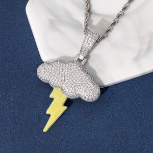 Colgante de Rayo Luminoso Icy Iced Out de Latón Chapado en Oro de 18K, Joyería de Moda, Collar de Nube para Mujer - Product Image 5