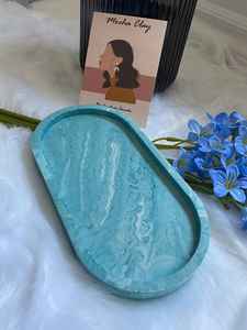 Bandeja de servir de resina de diseño minimalista para necesidades de servicio contemporáneas que ofrece un aspecto limpio y una superficie funcional. - Product Image 3