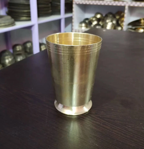 Qualité excellente, verre et laiton élégants et stylés pour la décoration de table, design antique à prix avantageux - Product Image 2