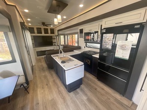 Nouveau 2026 F-o-r-e-s-t R-i-v-e-r S-a-b-r-e 33R-L-P - Product Image 5