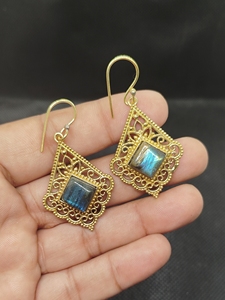 Boucles d'oreilles pendantes bohèmes plaquées or 18 carats avec labradorite bleue, nouveau design, bijoux fantaisie en laiton pour femmes - Prix de gros - Product Image 6
