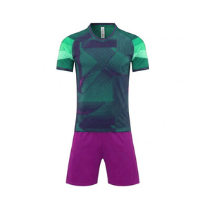 Uniforme de football pour hommes adultes de haute qualité, respirant, léger, 100 % polyester, service OEM personnalisé, prix ajustable sur mesure - Product Image 6